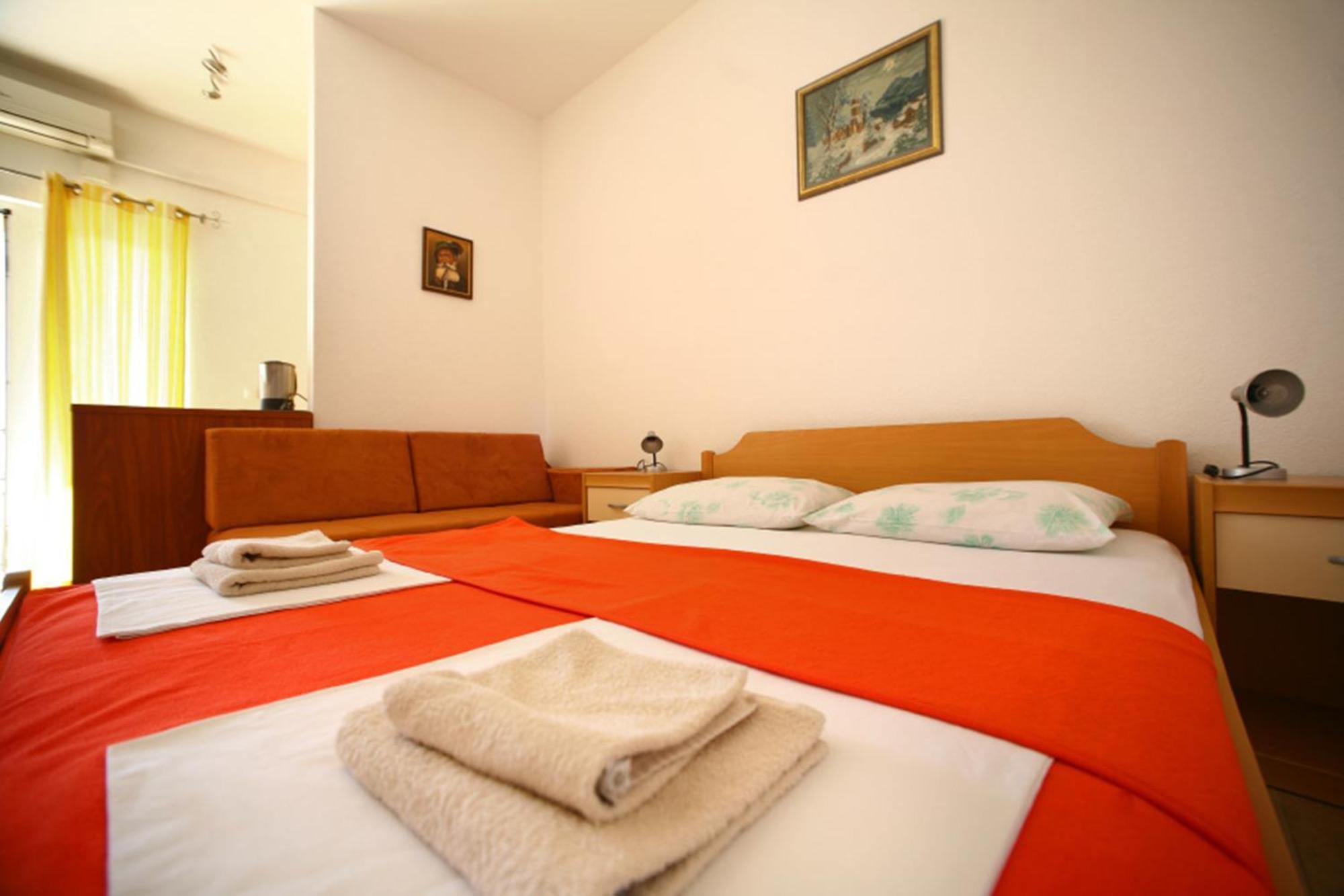 Studios Ruza Baška Voda Esterno foto