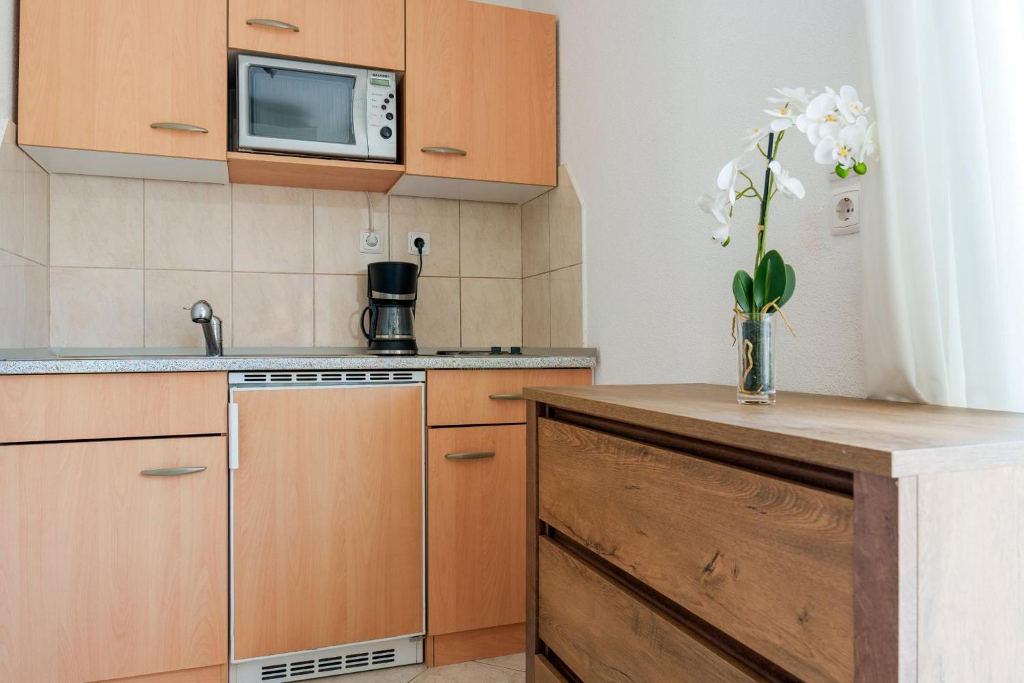 Studios Ruza Baška Voda Esterno foto