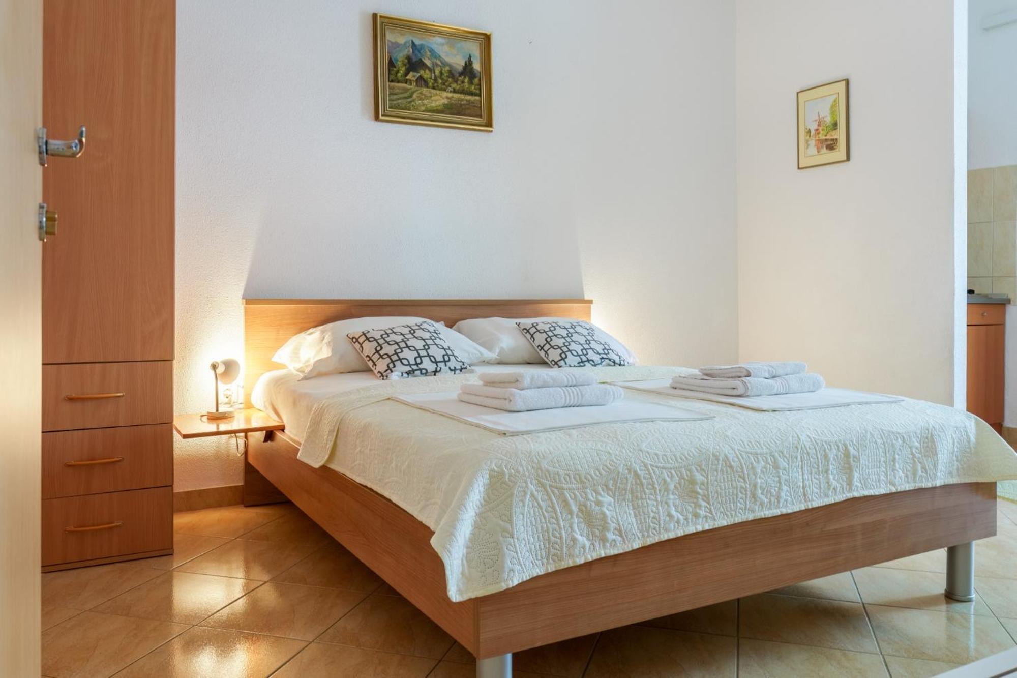 Studios Ruza Baška Voda Esterno foto